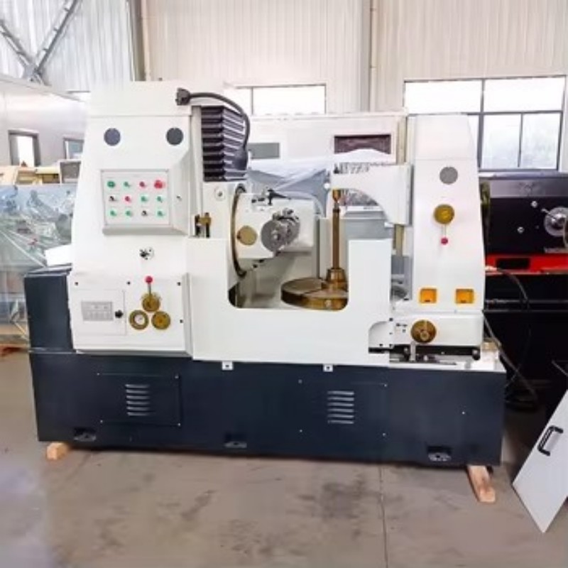 gear hobbing machine working gear hobbing machine working